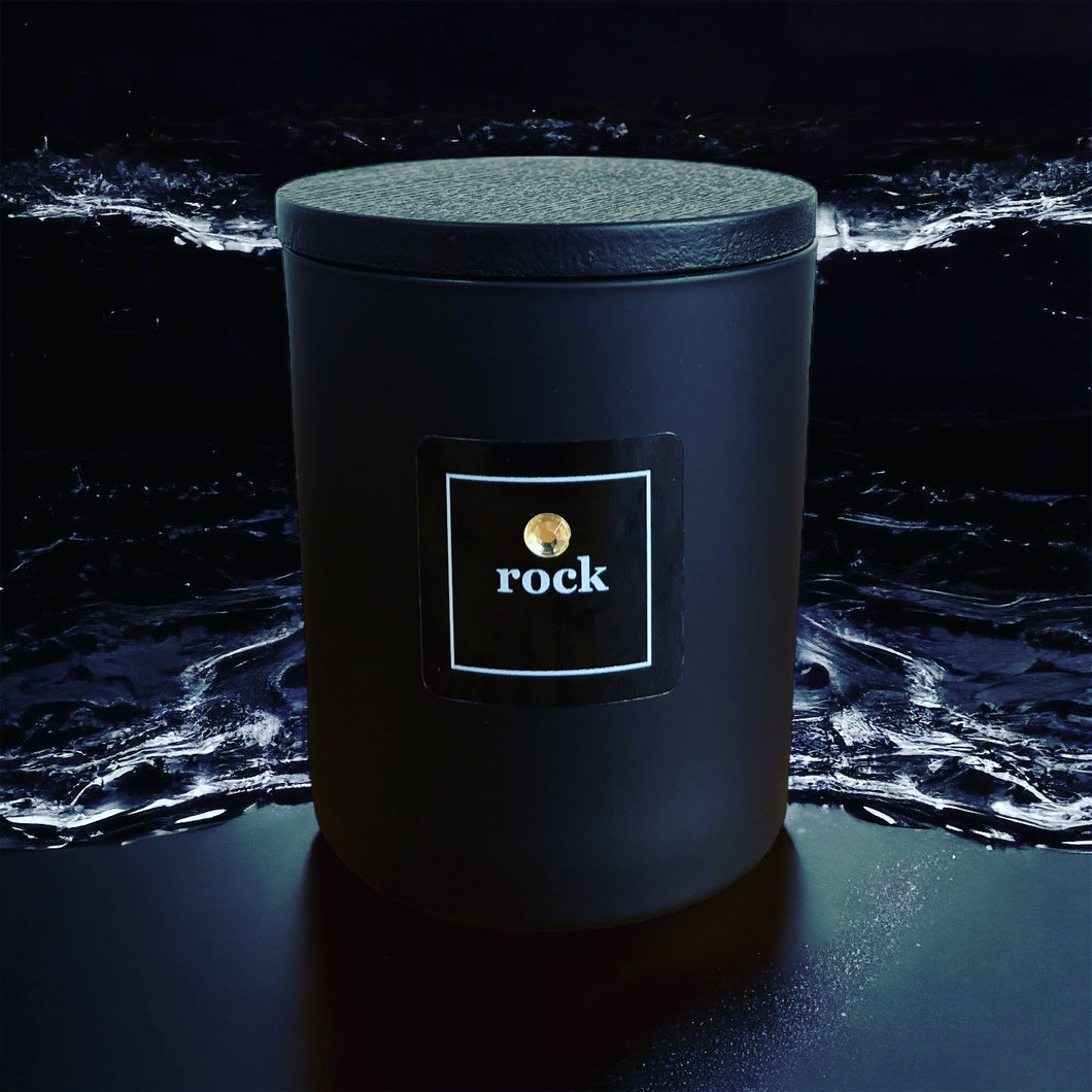 Oud Wood 30cl Black Candle